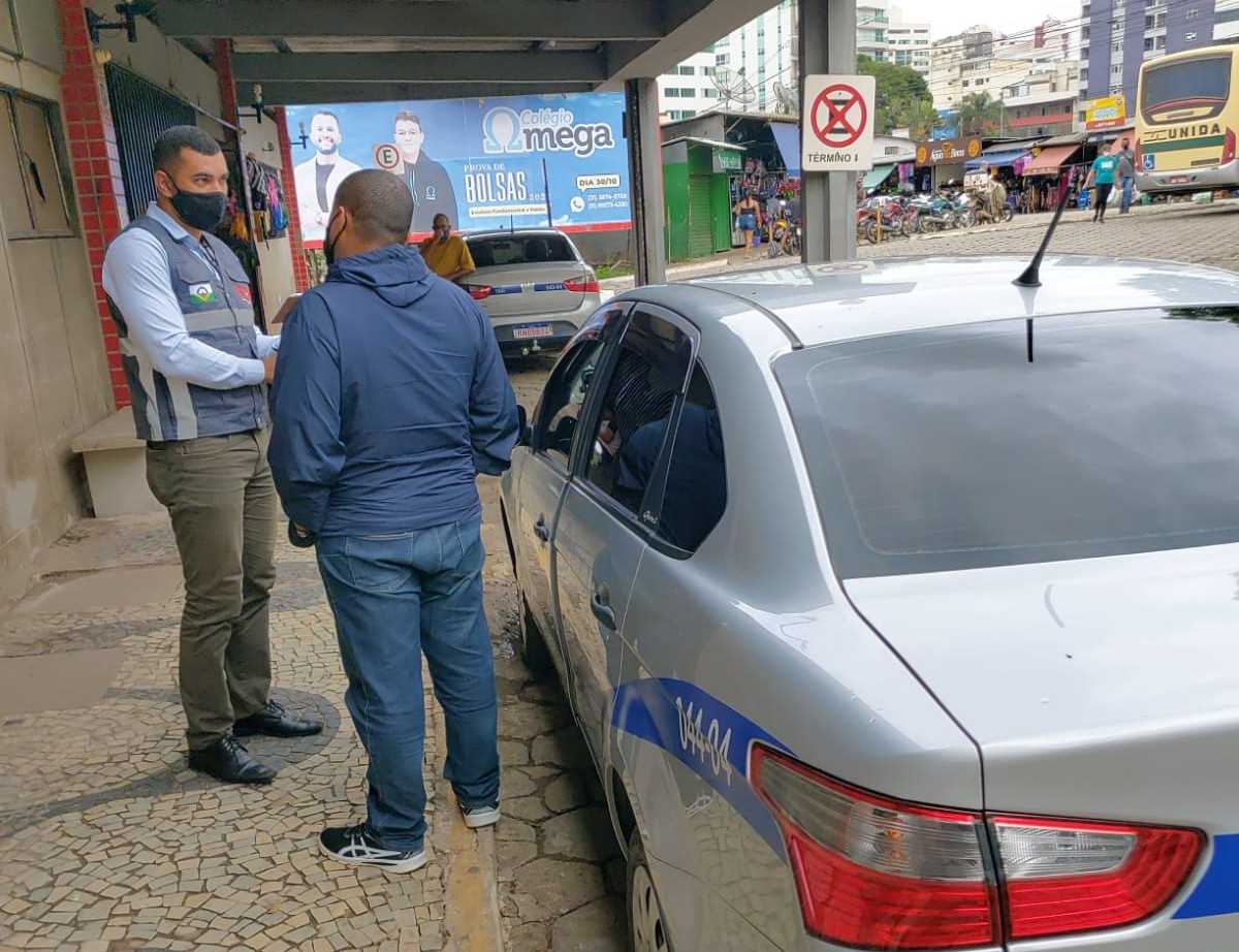 Ponto de táxi foram alvos de fiscalização após denúncias