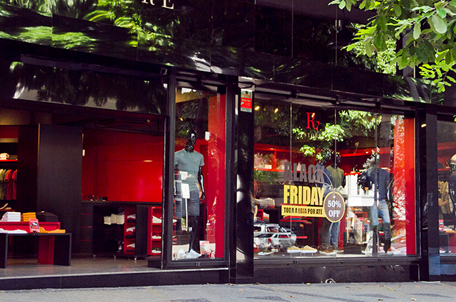 Procon-MG alerta consumidores sobre práticas abusivas que podem ocorrer na Black Friday