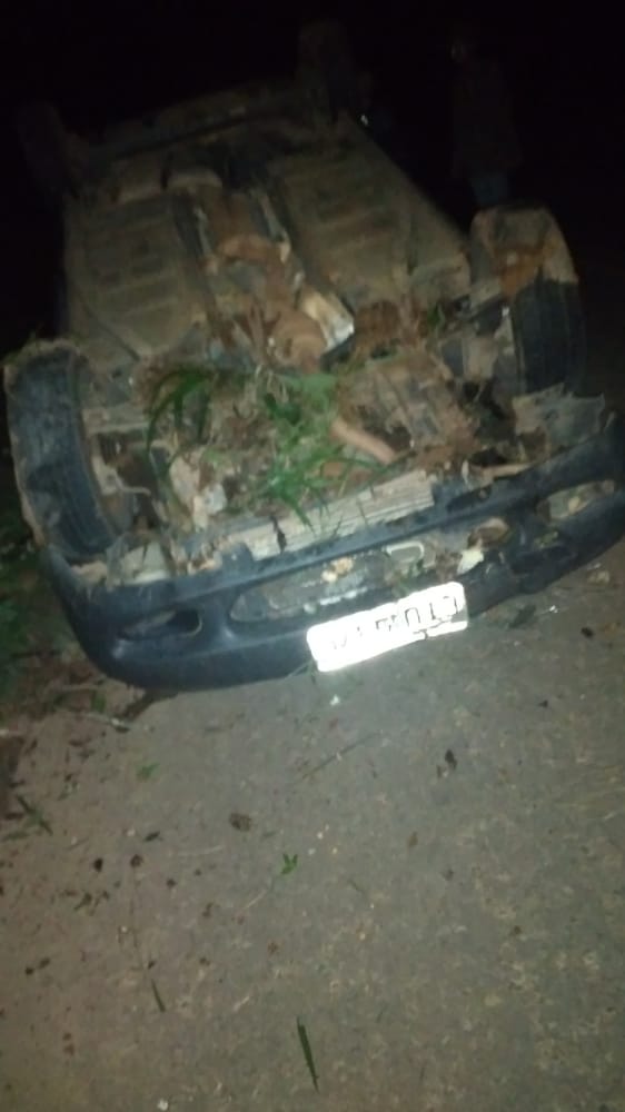 Passa bem jovem que estava em carro que capotou em Cachoeirinha