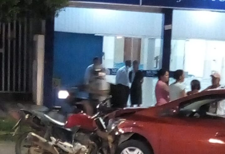 Motociclista fica ferido em colisão frontal entre moto e carro na Castello Branco