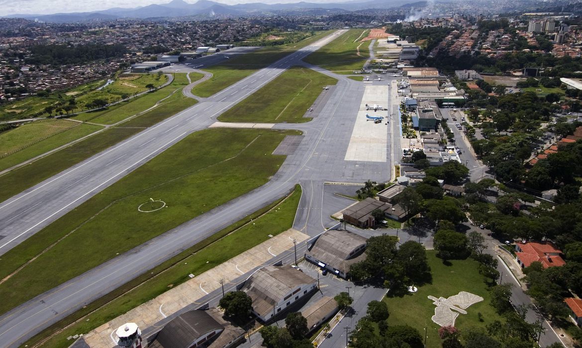 Trabalhadores do setor aéreo cancelam greve programada está segunda-feira (29)