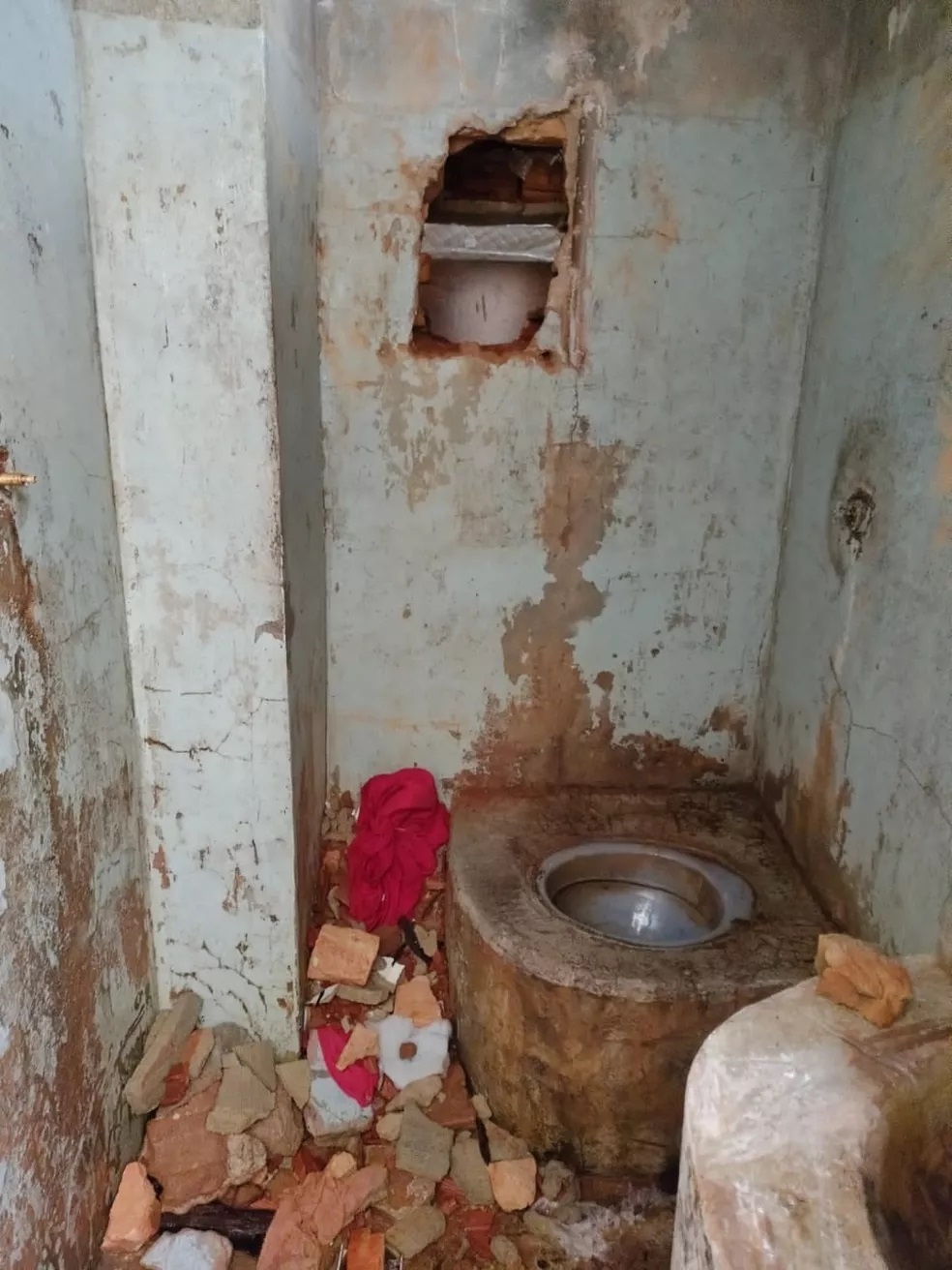 Dez dos 13 detentos que fugiram do Presídio de Manhumirim ainda estão foragidos