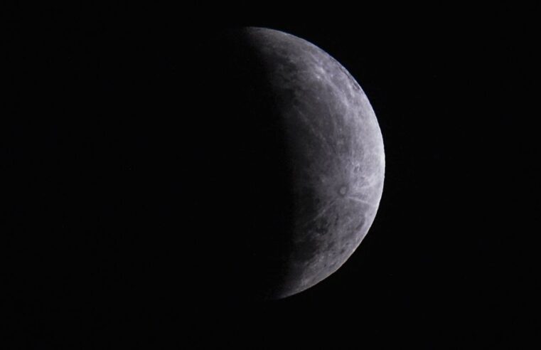 Eclipse parcial da Lua poderá ser observado nesta madrugada