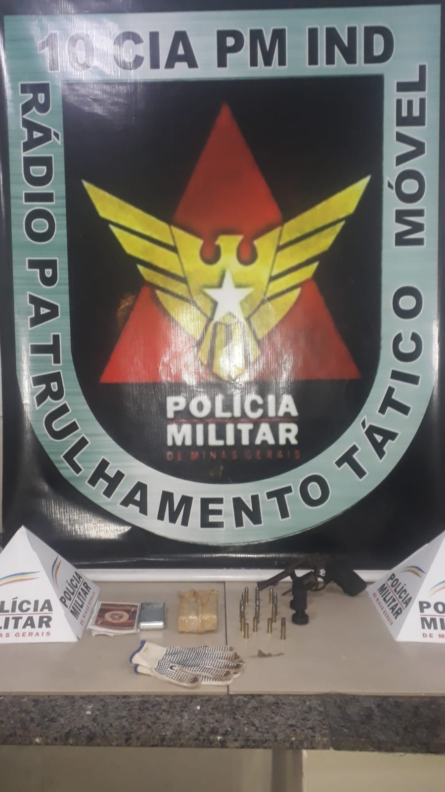 Coimbra: PM apreende arma de fogo e droga
