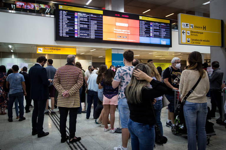 Governo passa a cobrar passaporte da vacina de viajantes