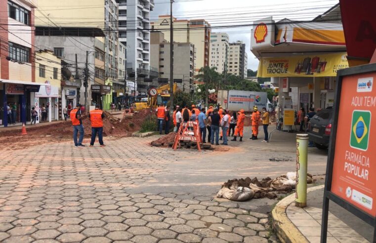 Risco de morte: gabinete de crise é instaurado em Viçosa por problemas na Praça Mário Del Giudice