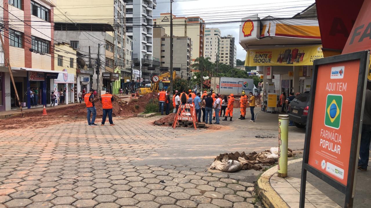 Risco de morte: gabinete de crise é instaurado em Viçosa por problemas na Praça Mário Del Giudice