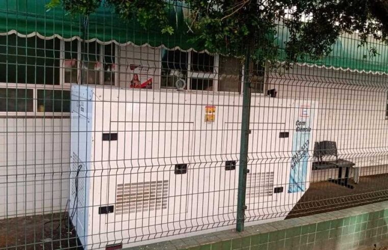 Gerador é instalado na sala de vacinas, em Viçosa