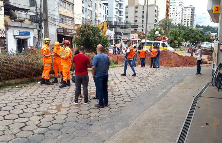 Defesa Civil inicia interdições na Mário Del Giudice; moradores e comerciantes questionam Prefeitura