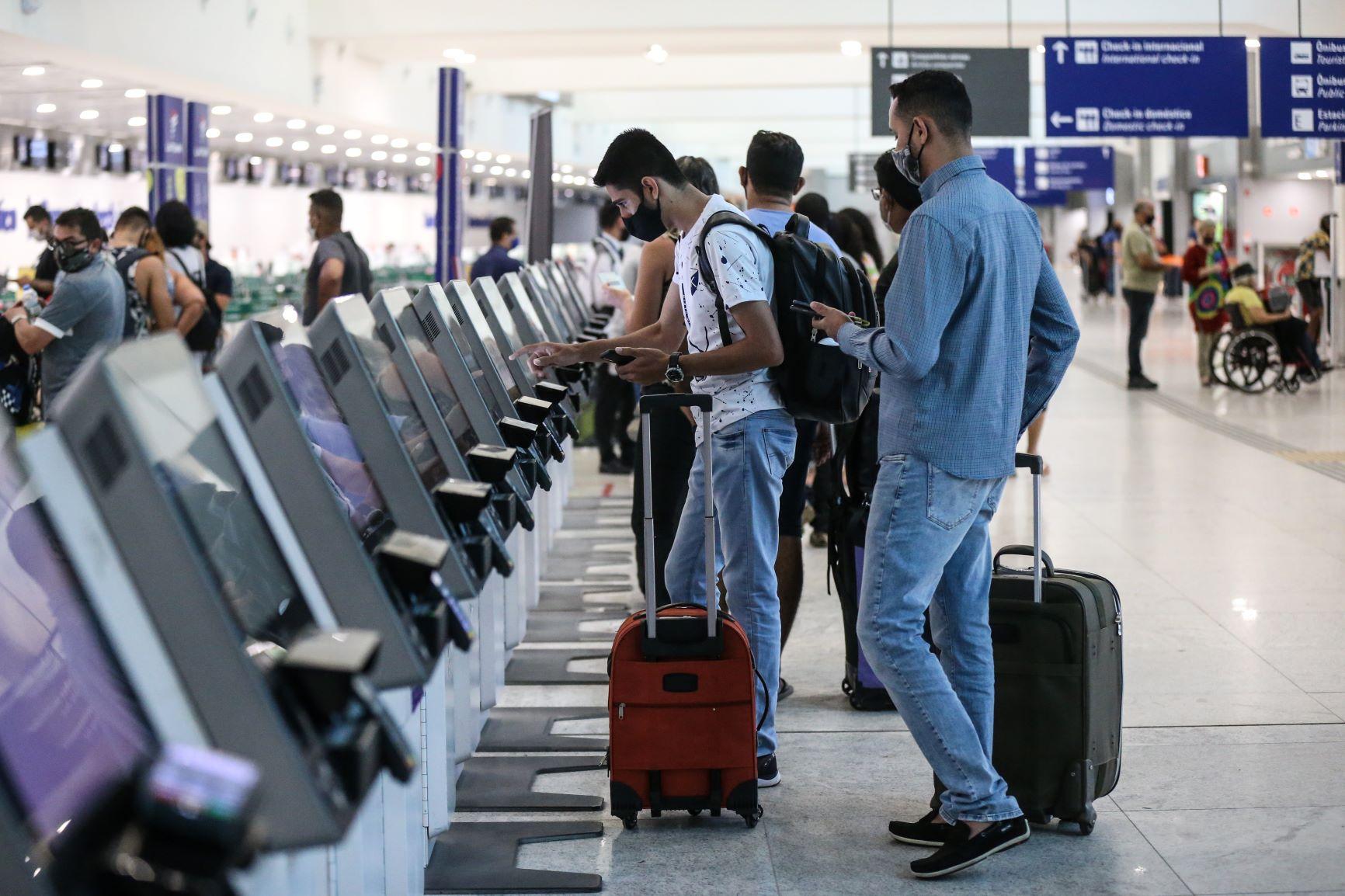 Covid-19: não vacinados precisarão cumprir quarentena ao chegarem no Brasil