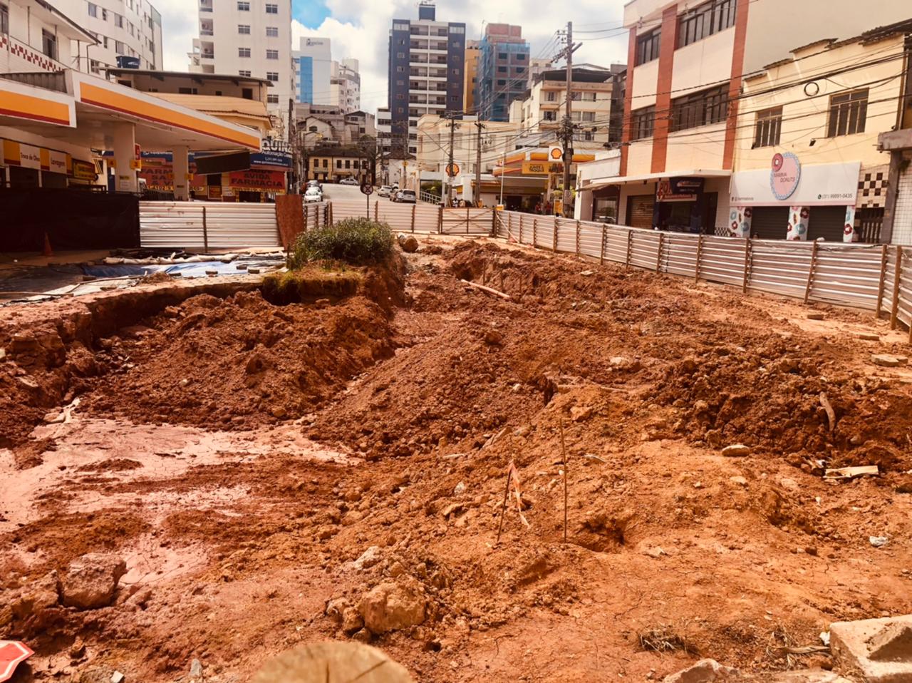 Escavações na Mário del Giude devem retornar hoje a tarde (27) ou amanhã (28)