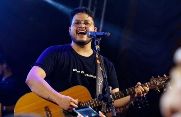 Cantor Maurílio morre em hospital de Goiânia