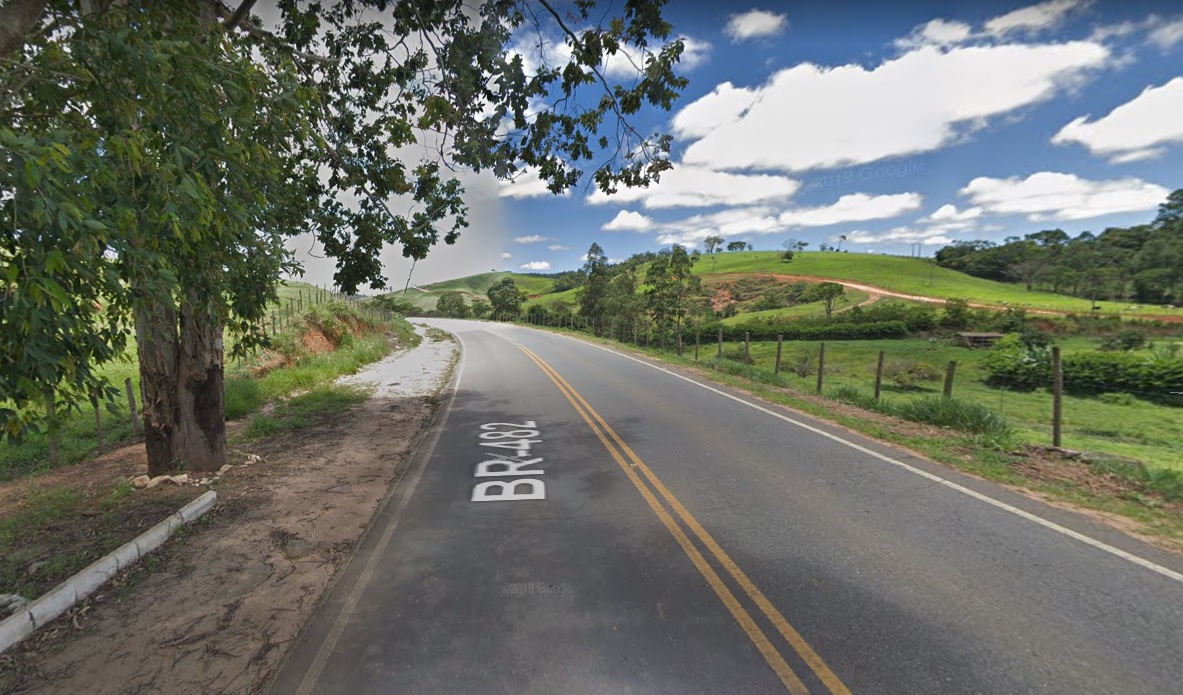 Duas pessoas ficaram feridas numa colisão entre motocicleta e charrete em Viçosa