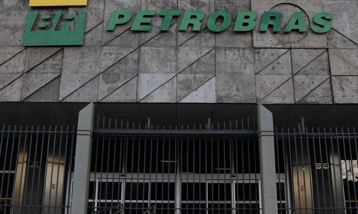 Petrobras assina contrato com operadoras de compra e venda de gás