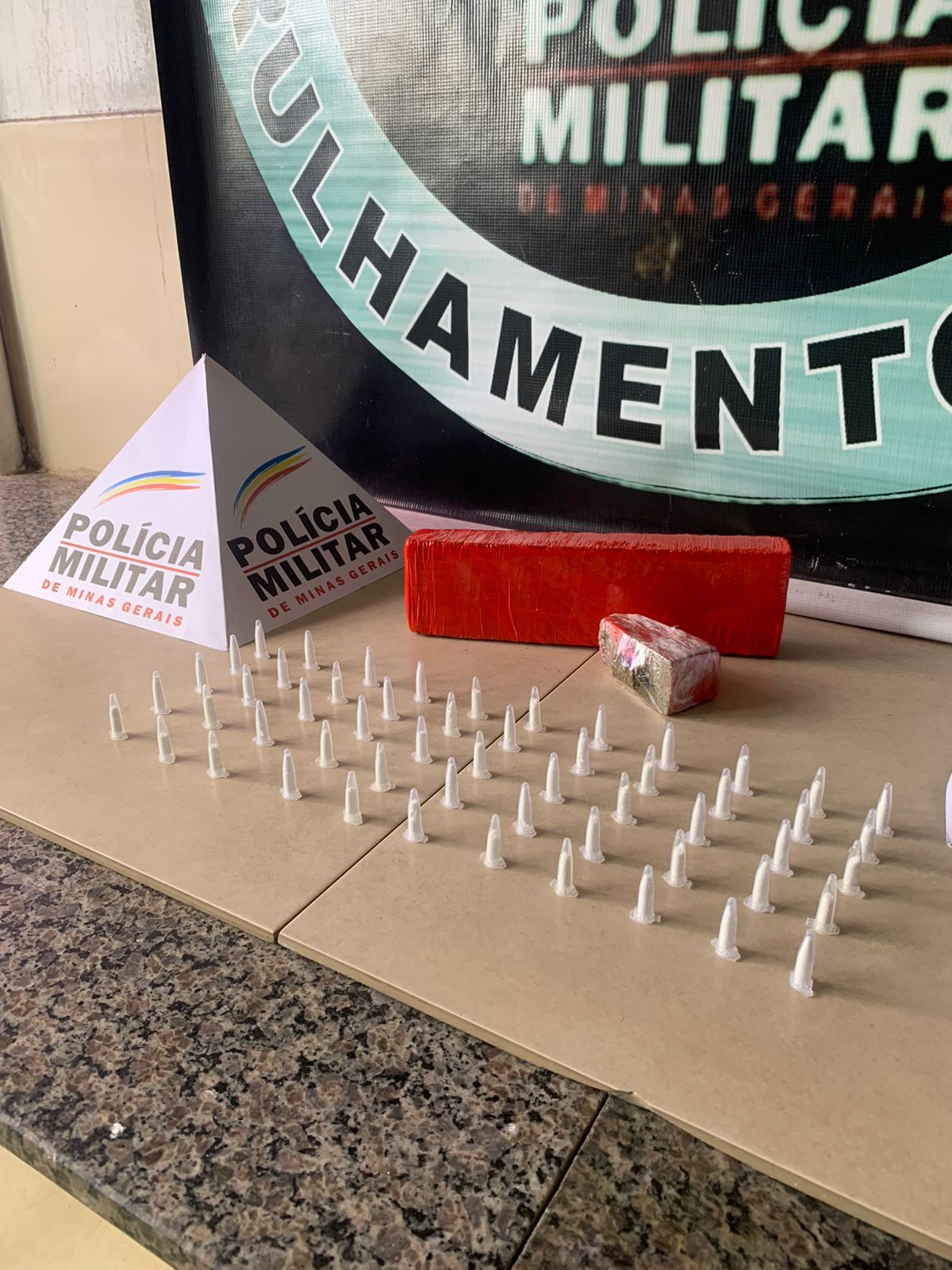 Drogas são apreendidas no bairro Floresta, em Viçosa