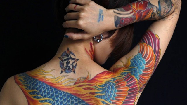 União Europeia proíbe tatuagens coloridas por causa de riscos à saúde