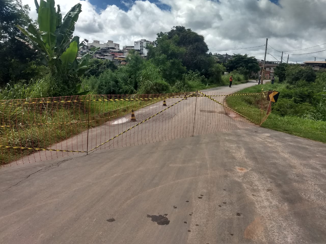 Avenida São João Batista, em Viçosa, está novamente interditada