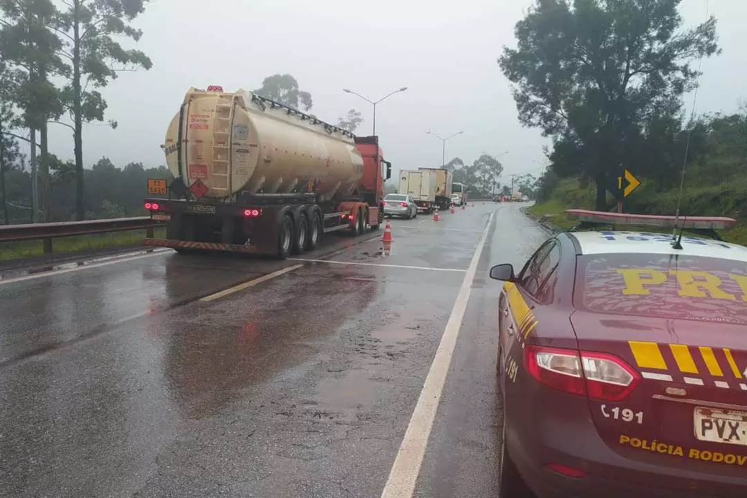 Saiba onde as rodovias mineiras estão interditadas por causa da chuva