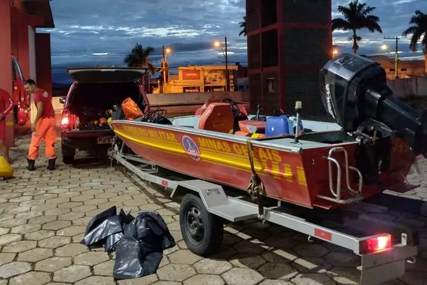 Capitólio: bombeiros retomam buscas, e polícias se unem para identificar corpos