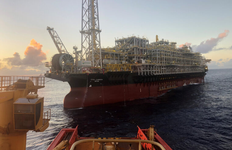 Pesquisadores da UFV desenvolvem produto para evitar oxidação em plataformas de petróleo