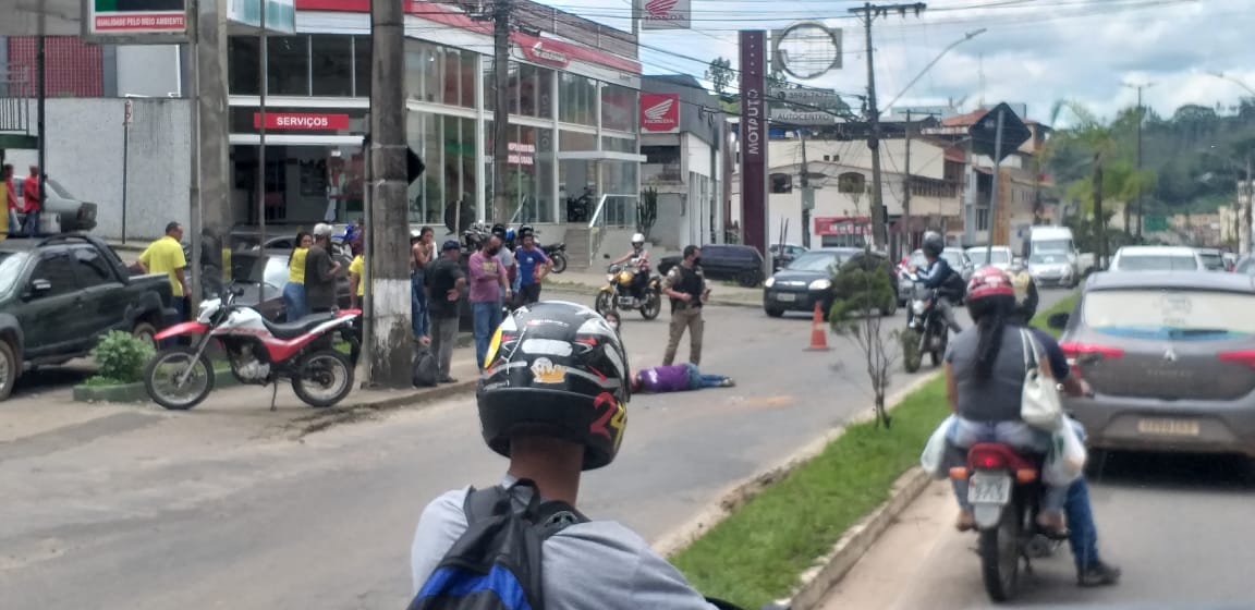 AGORA: acidente na rotatória da Castelo Branco deixa motociclista ferido