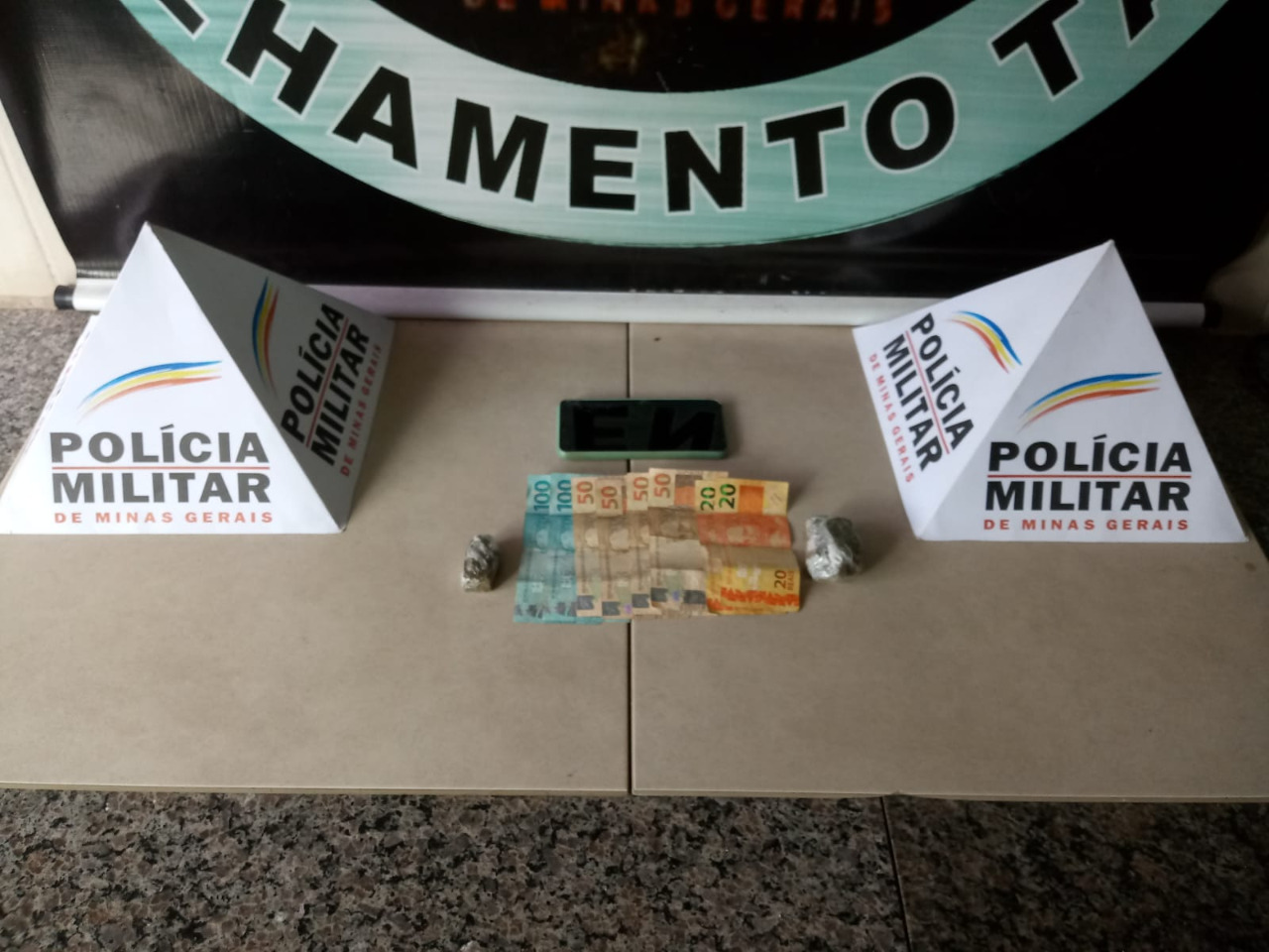 Jovens são presos com drogas no Fátima, em Viçosa