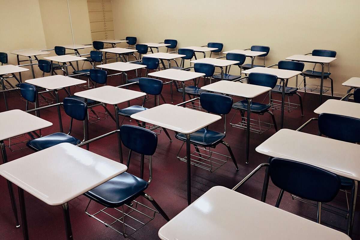 Professores da rede estadual de ensino aprovam greve a partir de 8 de março