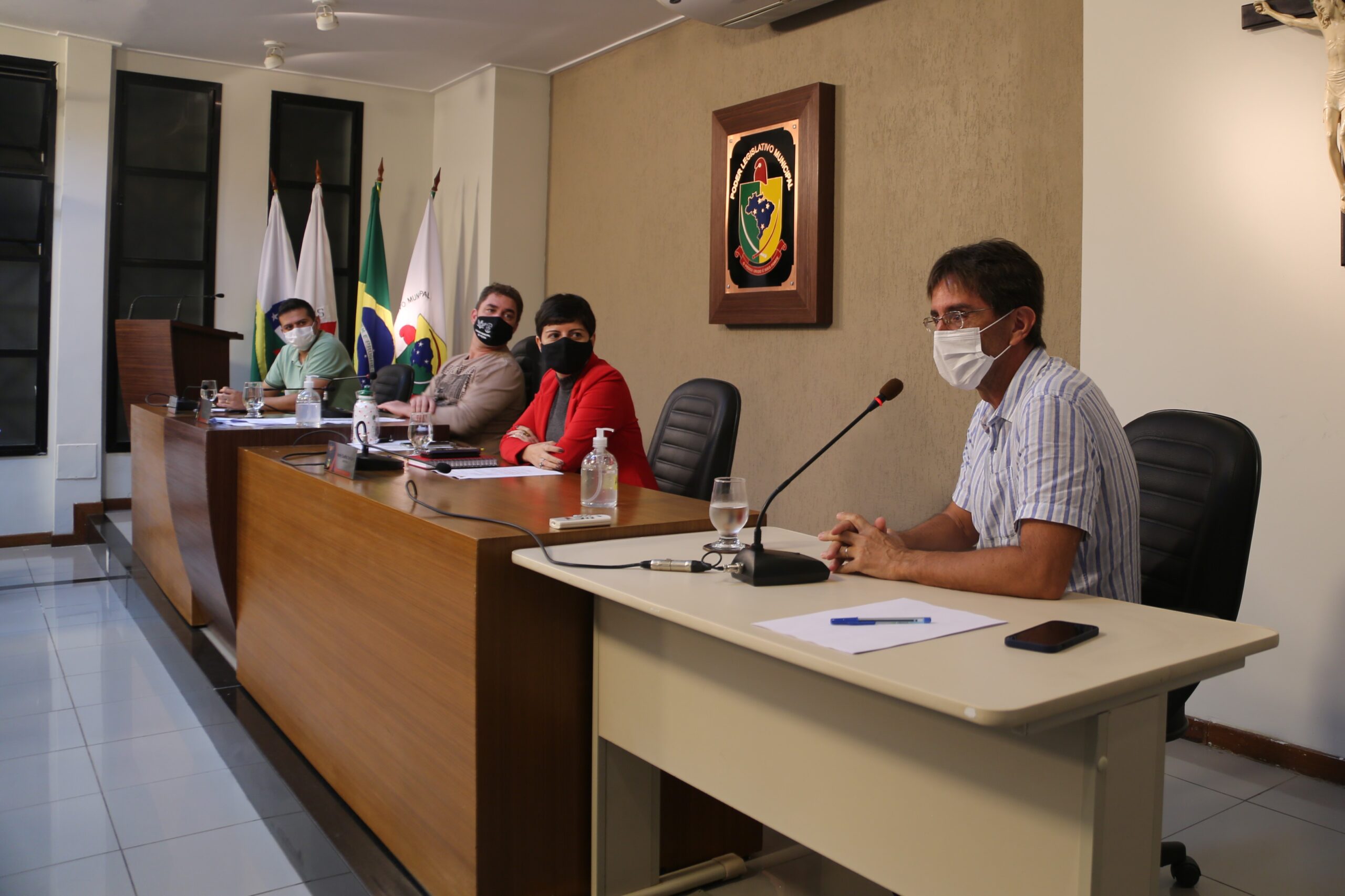 Especialista em Virologia da UFV esclarece dúvidas de vereadores sobre vacinas contra a Covid-19