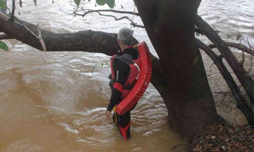 Ponte Nova: mãe cria vaquinha para fazer enterro de filha jogada em rio pelo pai