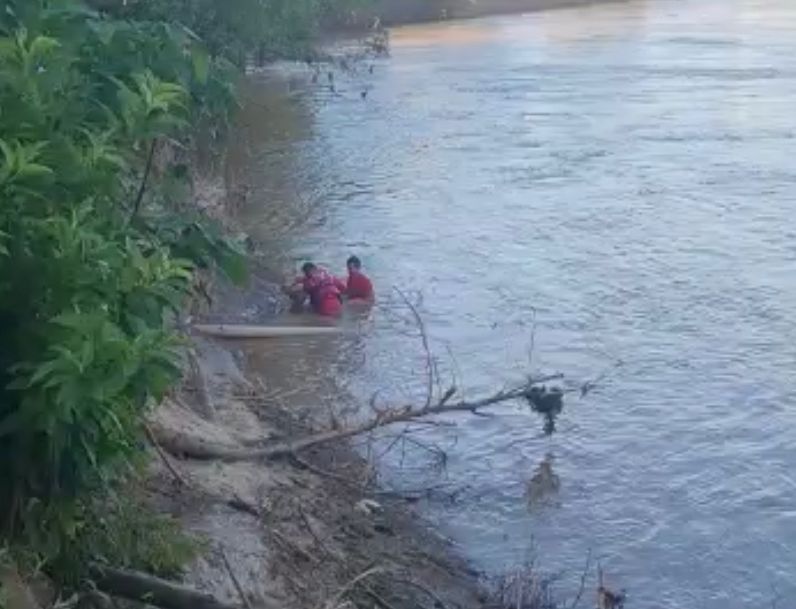 Ponte Nova: homem que pulou no Rio Piranga é resgatado com vida