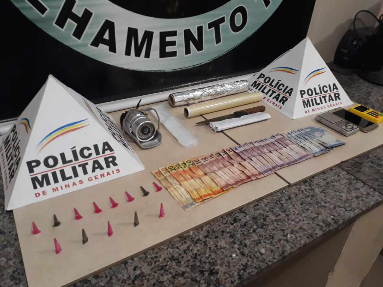 Jovem de 19 anos é preso por tráfico de drogas no Laranjal em Viçosa