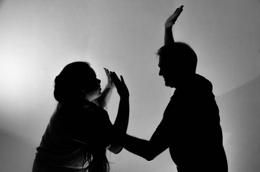 A cada 24 horas, ao menos oito mulheres são vítimas de violência
