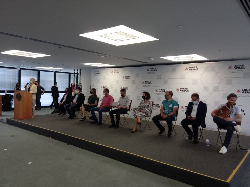 Vereadora de Viçosa participa de evento de defesa à causa animal com Romeu Zema