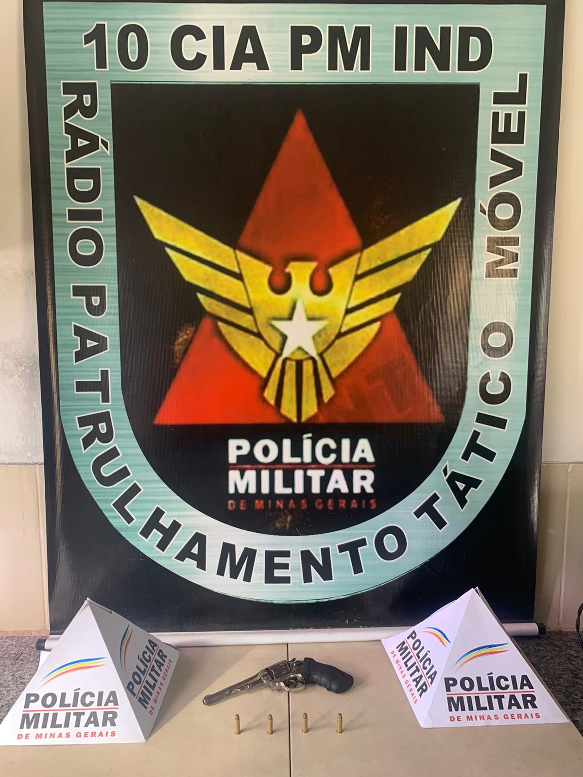 Mulher é detida com arma de fogo e munições no Nova Viçosa