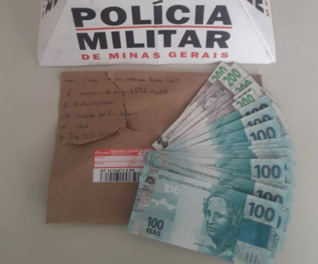 Jovens compram R$ 3 mil em notas faltas e são presos pela PM em Visconde do Rio Branco