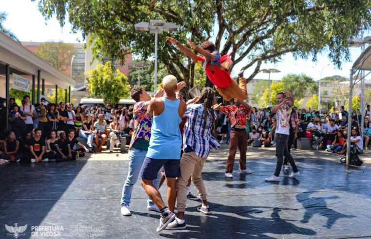 Secretaria de Cultura de Viçosa marca presença na volta às aulas da UFV