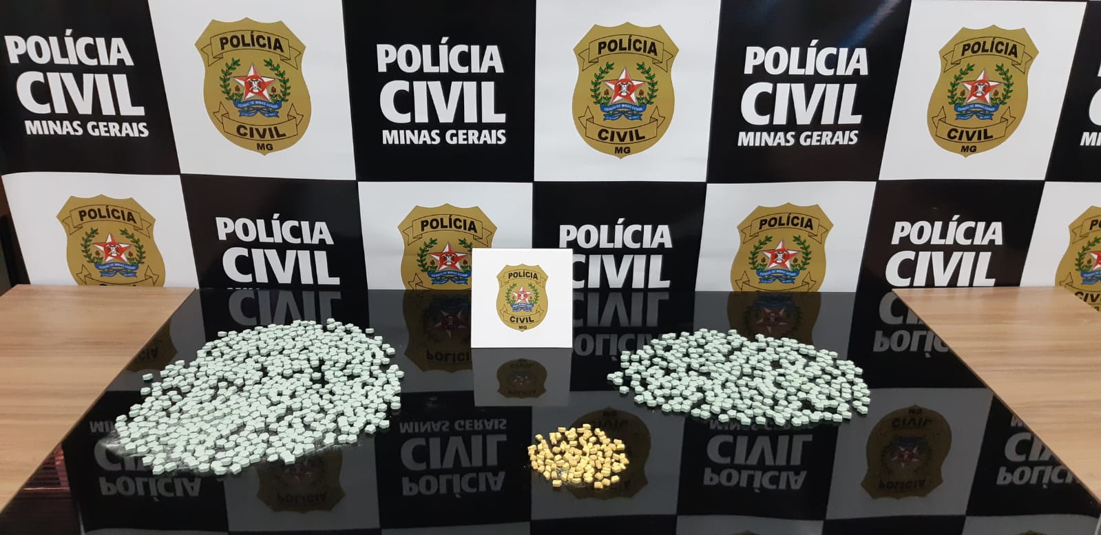 Polícia Civil realiza operação e apreende 975 comprimidos de “ecstasy” em Viçosa