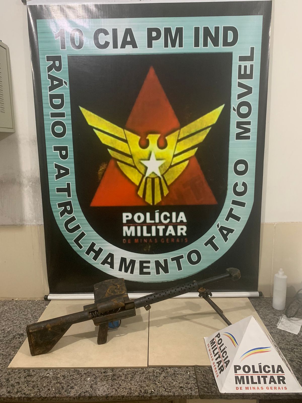 Prisão por comércio ilegal de arma de fogo em Pedra do Anta
