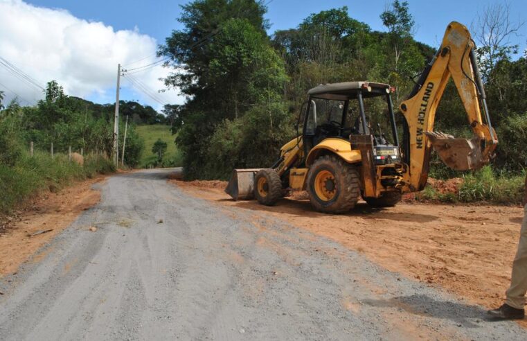 Secretaria de Agricultura realiza obras no Deserto para melhorias em estrada