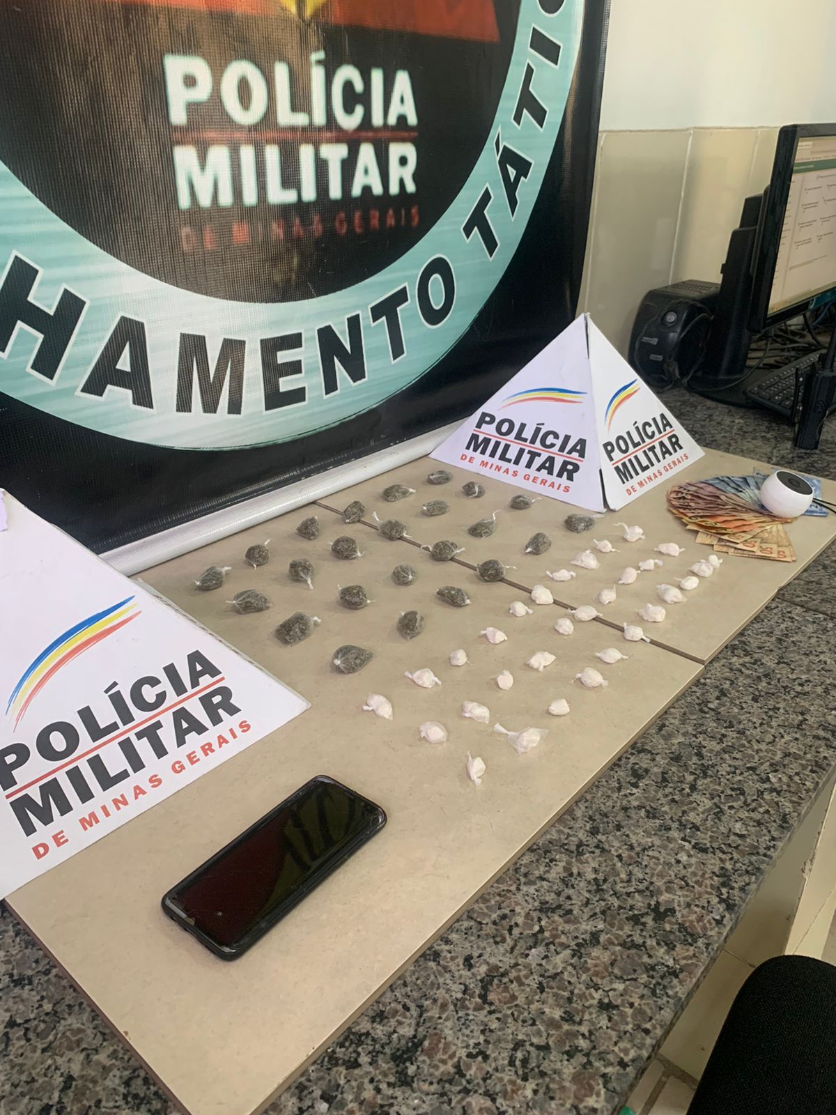 Viçosa: Jovem de 16 anos é apreendida por tráfico de drogas