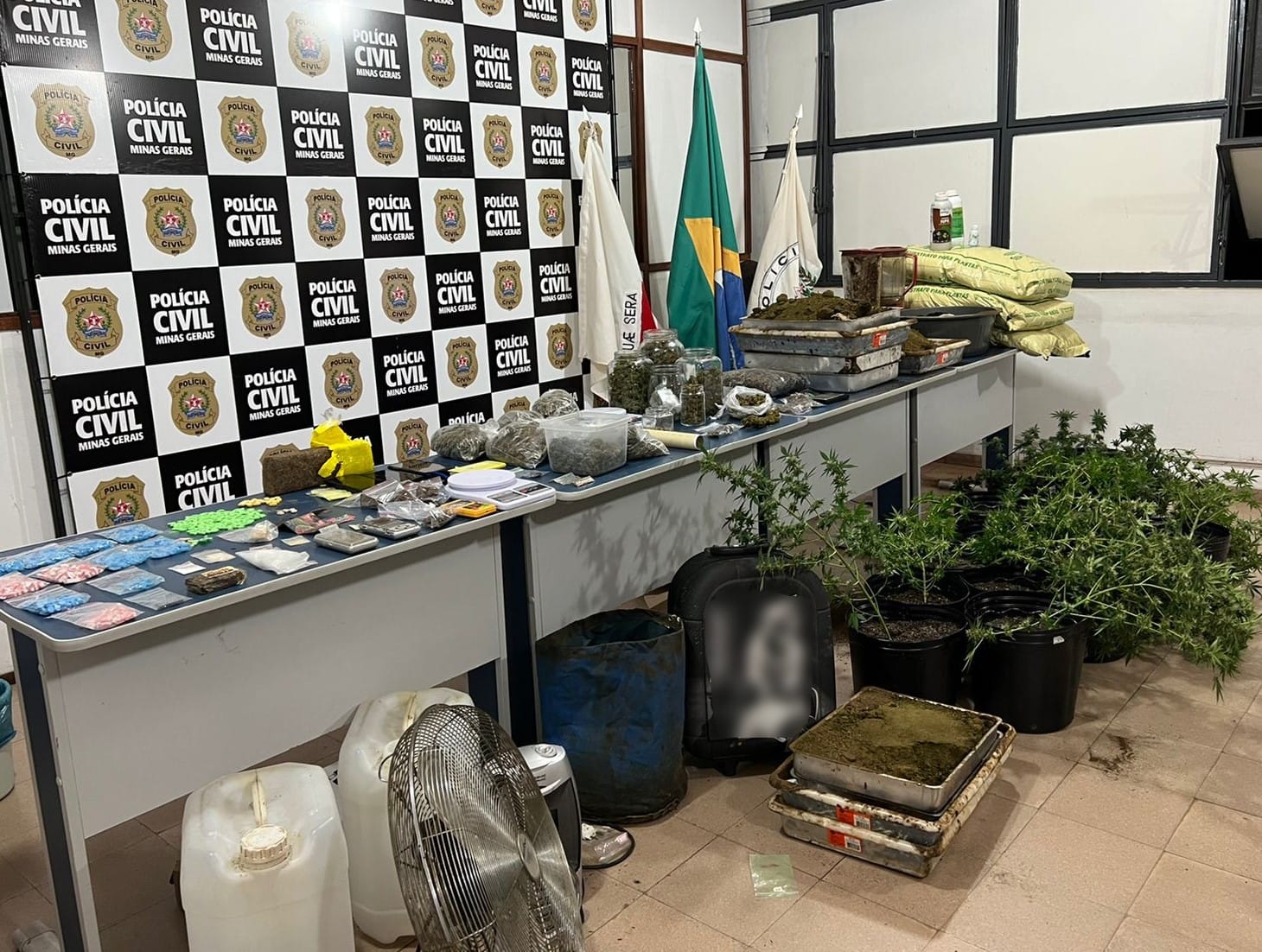 Polícia Civil desmantela laboratório de drogas em Juiz de Fora e cinco homem são presos
