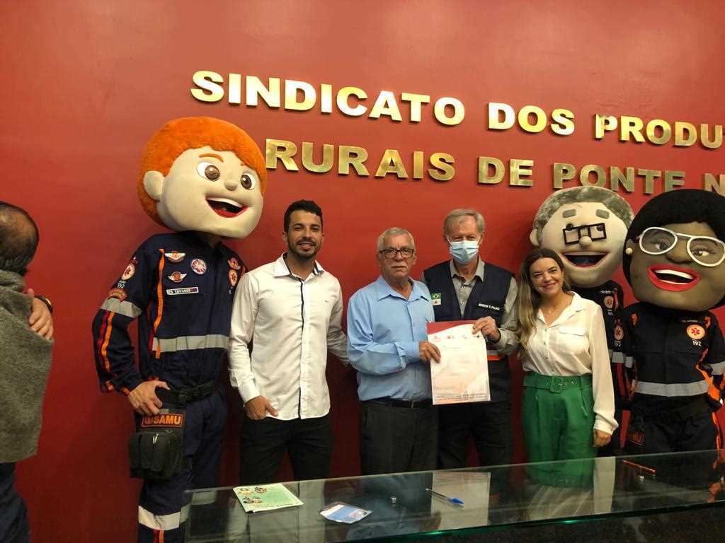 Prefeito de Viçosa assina contrato de adesão ao Samu Regional