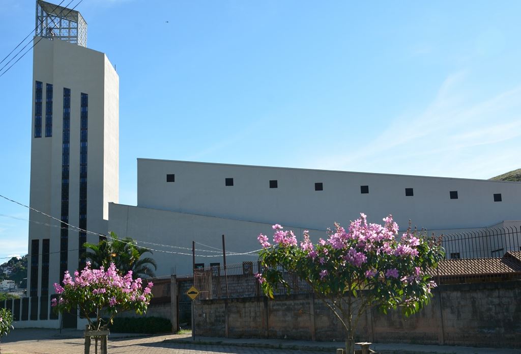 Paróquia São João Batista realiza Festa do Divino Espírito Santo