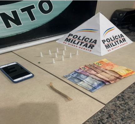 Prisão por tráfico de drogas no centro de Viçosa