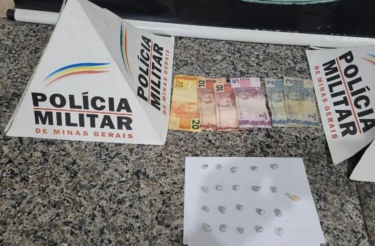 Jovem de 18 anos é preso com 21 pedras de crack em Viçosa
