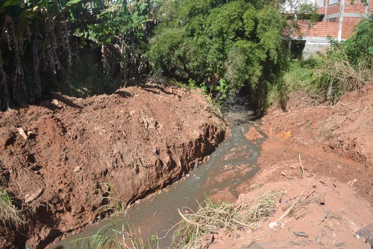 Limpeza dos córregos de Viçosa continua acontecendo