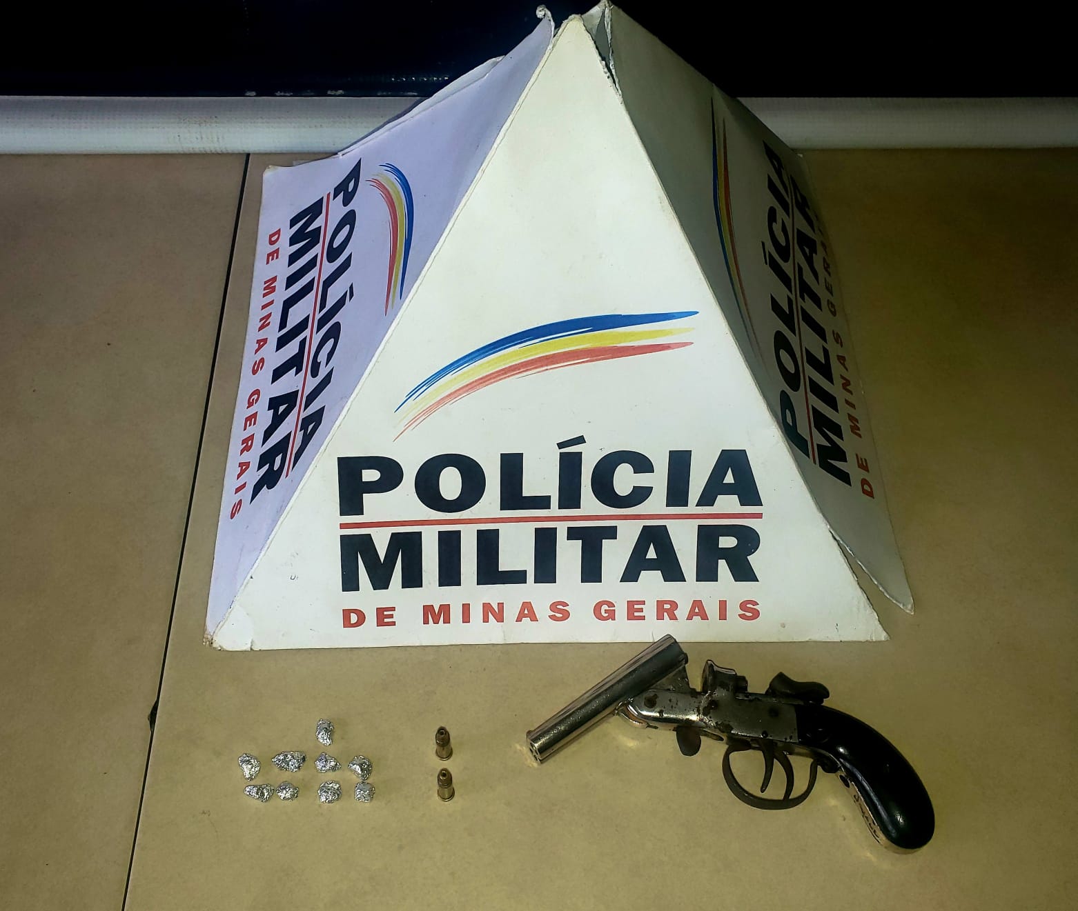 Viçosa: Homem preso por tráfico de drogas e porte ilegal de arma de fogo no Cidade Nova