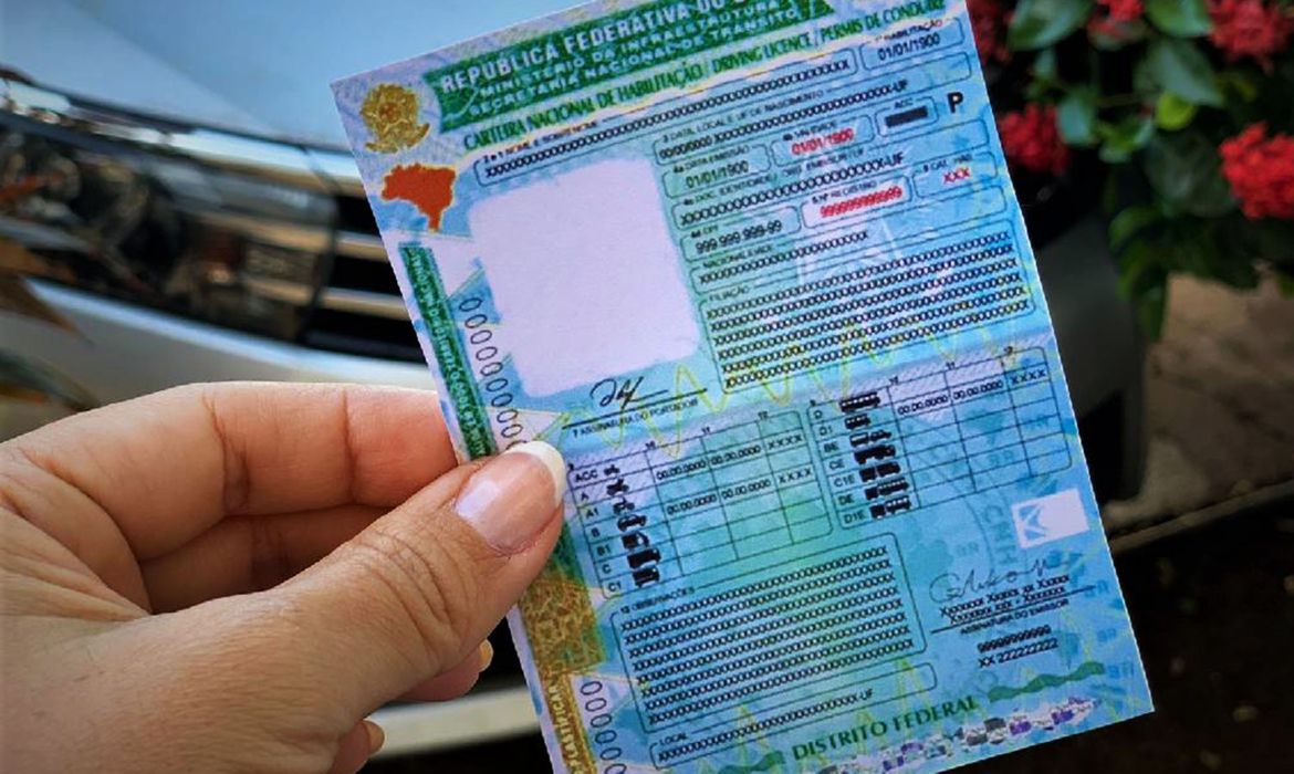 Carteira Nacional de Habilitação tem novo modelo a partir de hoje 01/6