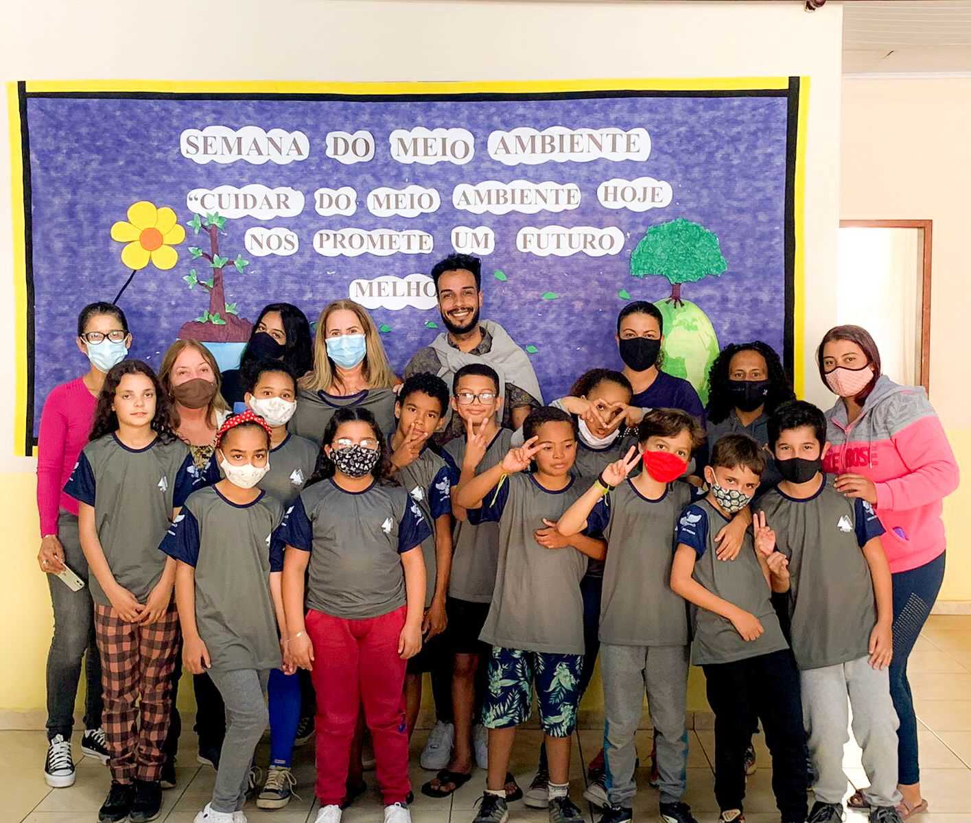 Assistência Social entrega mais uniformes a alunos da rede municipal de Viçosa