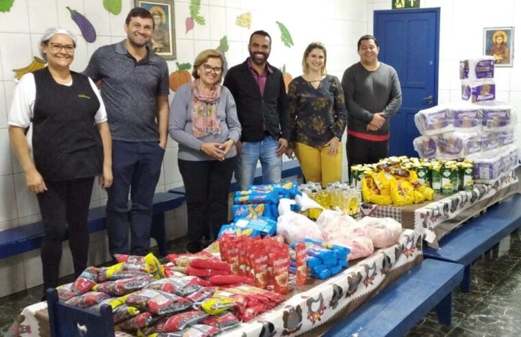Vereadores de Viçosa realizam doação de alimentos para creche